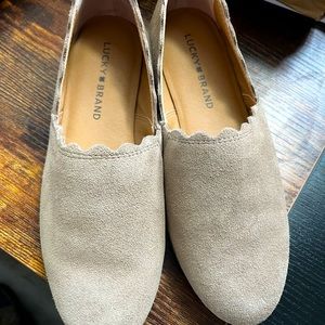 Lucky Brand Scalloped Slip on shoes